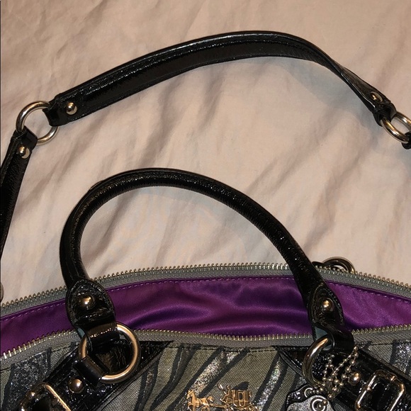 Striped Coach Bag. Never used! - Picture 7 of 7